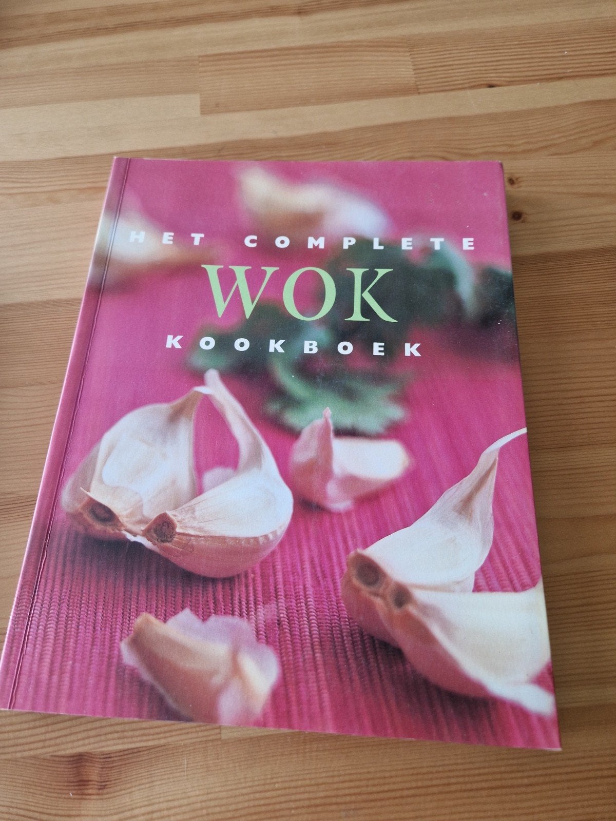 Het complete wok kookboek, Azië en Oosters, Hoofdgerechten, Ophalen of Verzenden, Zo goed als nieuw