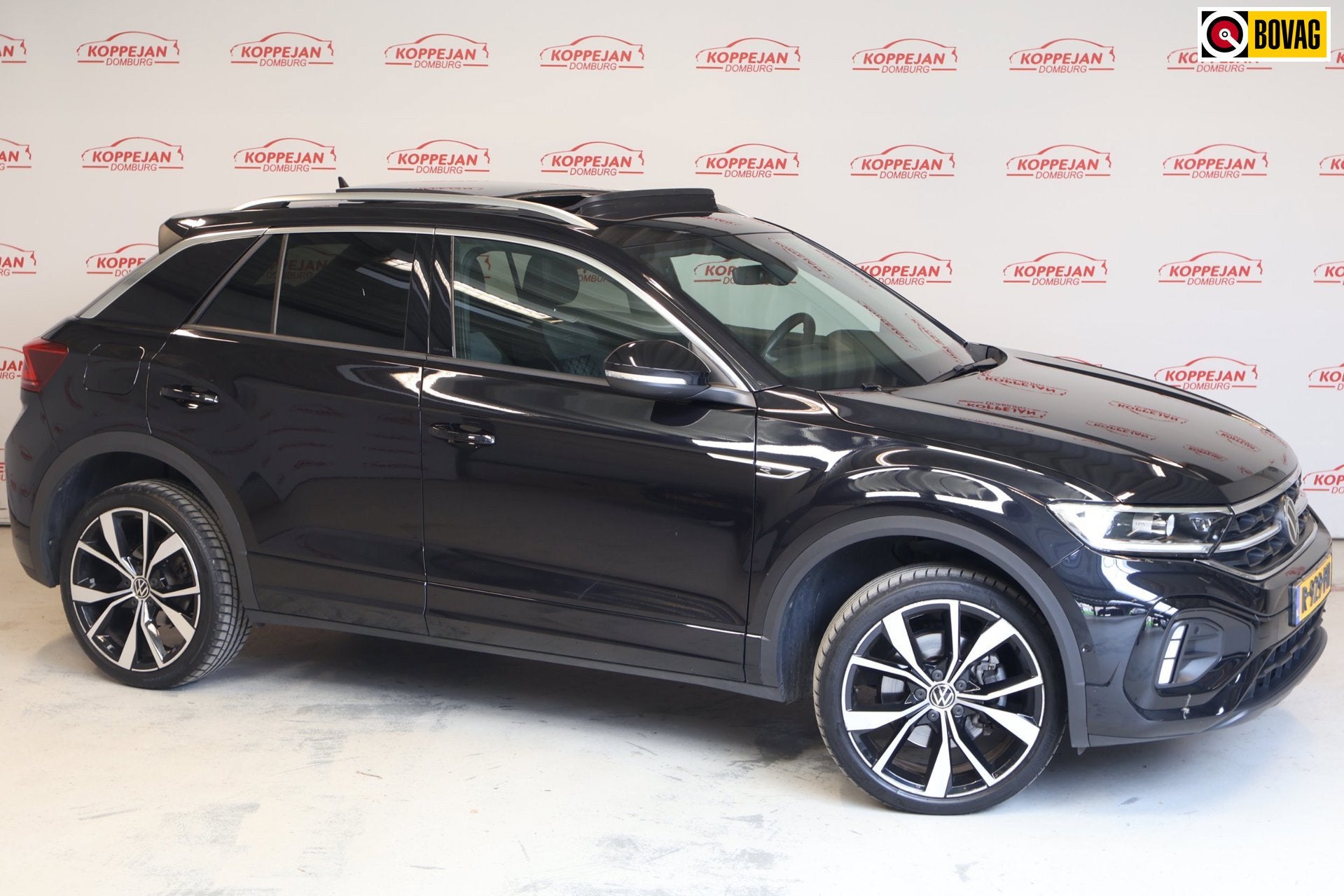 Volkswagen T-Roc 1.5 TSI R-Line NL auto, IQ LED, Pano, Keyle, Dealer onderhouden, Stof, 4 cilinders, 150 pk