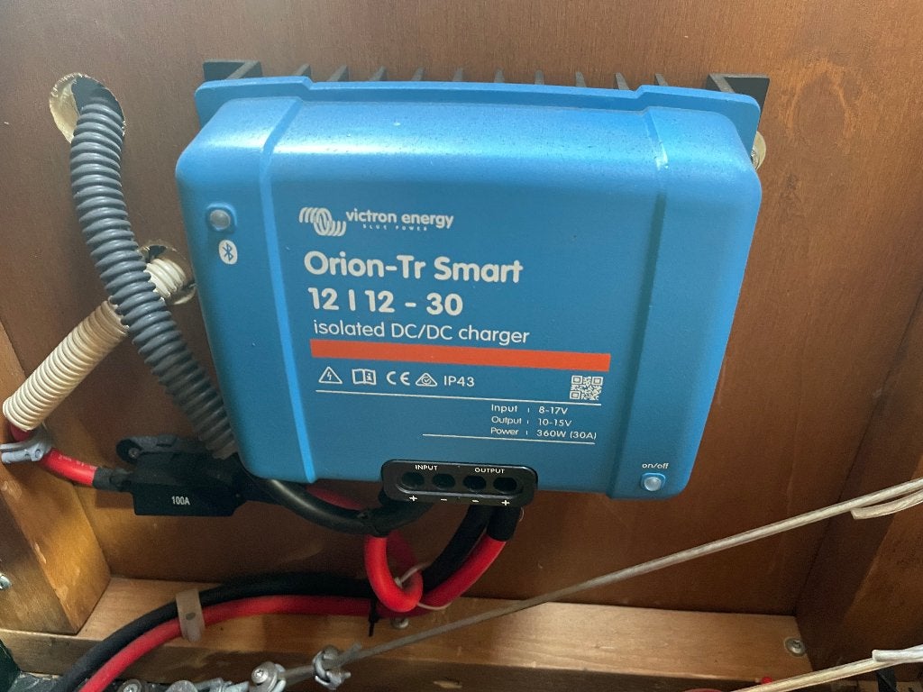 Orion Smart Charger - Victron Energy, Ophalen of Verzenden, Gebruikt, Overige merken, Omvormer