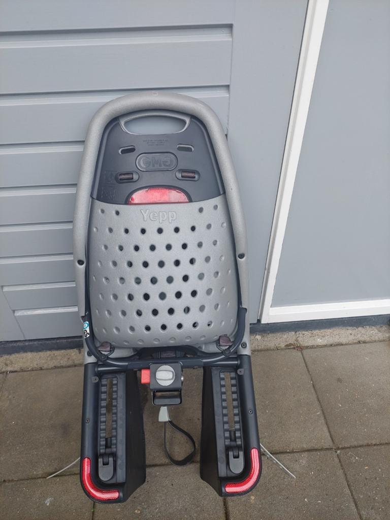 Yepp GMG Achterzitje Fietsstoeltje Grijs, Fietsen en Brommers, Fietsaccessoires | Fietsstoeltjes, Ophalen