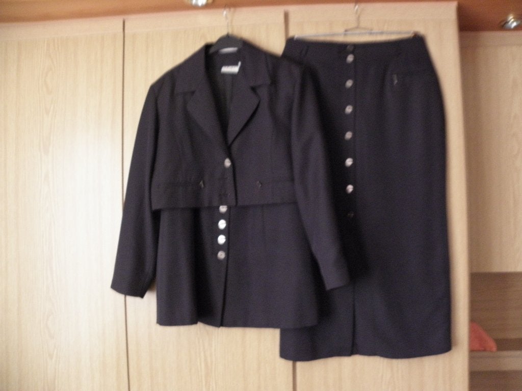 Nette zwarte 3 delige set jasje, blouse + rok ELYSIO 40 zgan, Maat 38/40 (M), Kostuum of Pak, Zwart, Ophalen of Verzenden