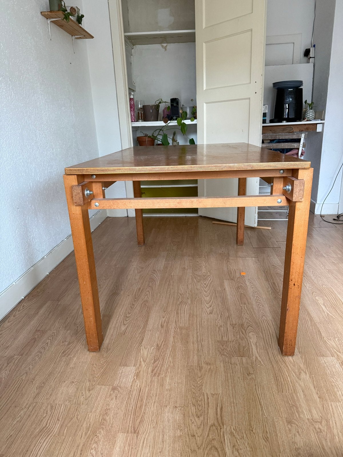 Robuuste Designer Tafel: Rietveld Militaire Stijl (135x80x75, Gebruikt, 100 tot 150 cm, Vier personen, Rechthoekig