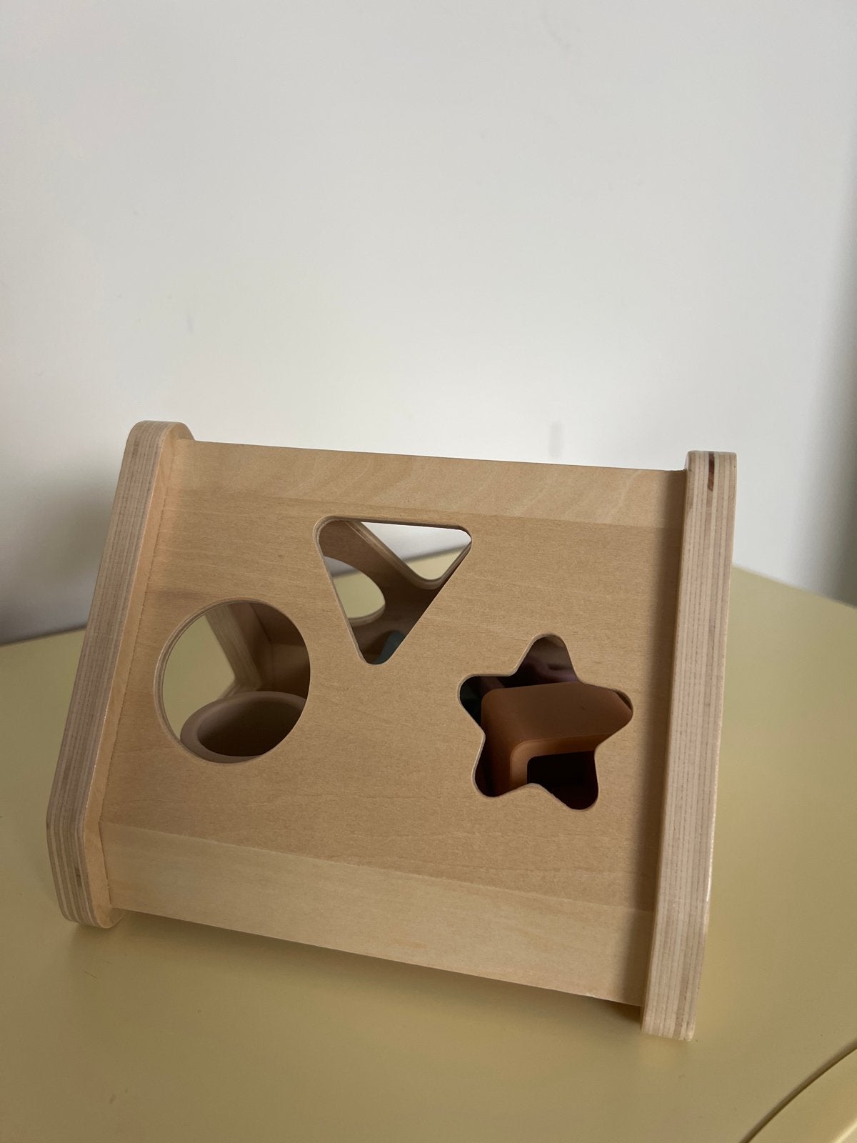 Houten insteekhuisje met rubberen figuren, Ophalen of Verzenden, Zo goed als nieuw, Overige typen