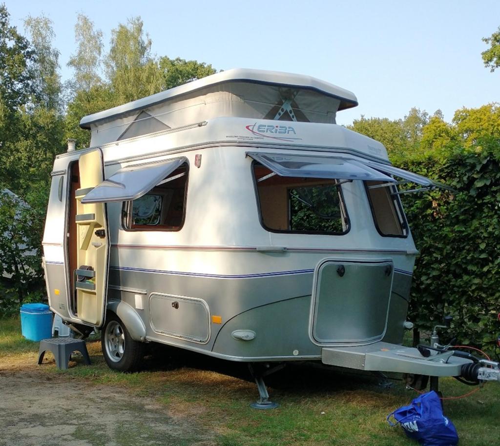Mooie Eriba Puck L Touring 225 GT (Bouwjaar 2008), Caravans en Kamperen, Caravans, Standaardzit, Tot en met 2, Luifel, Particulier