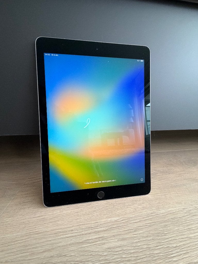 iPad Pro 9.7-inch Wi-Fi Cellular 128GB Space + Apple Pencil., 10 inch, Apple iPad, Ophalen of Verzenden, Zo goed als nieuw