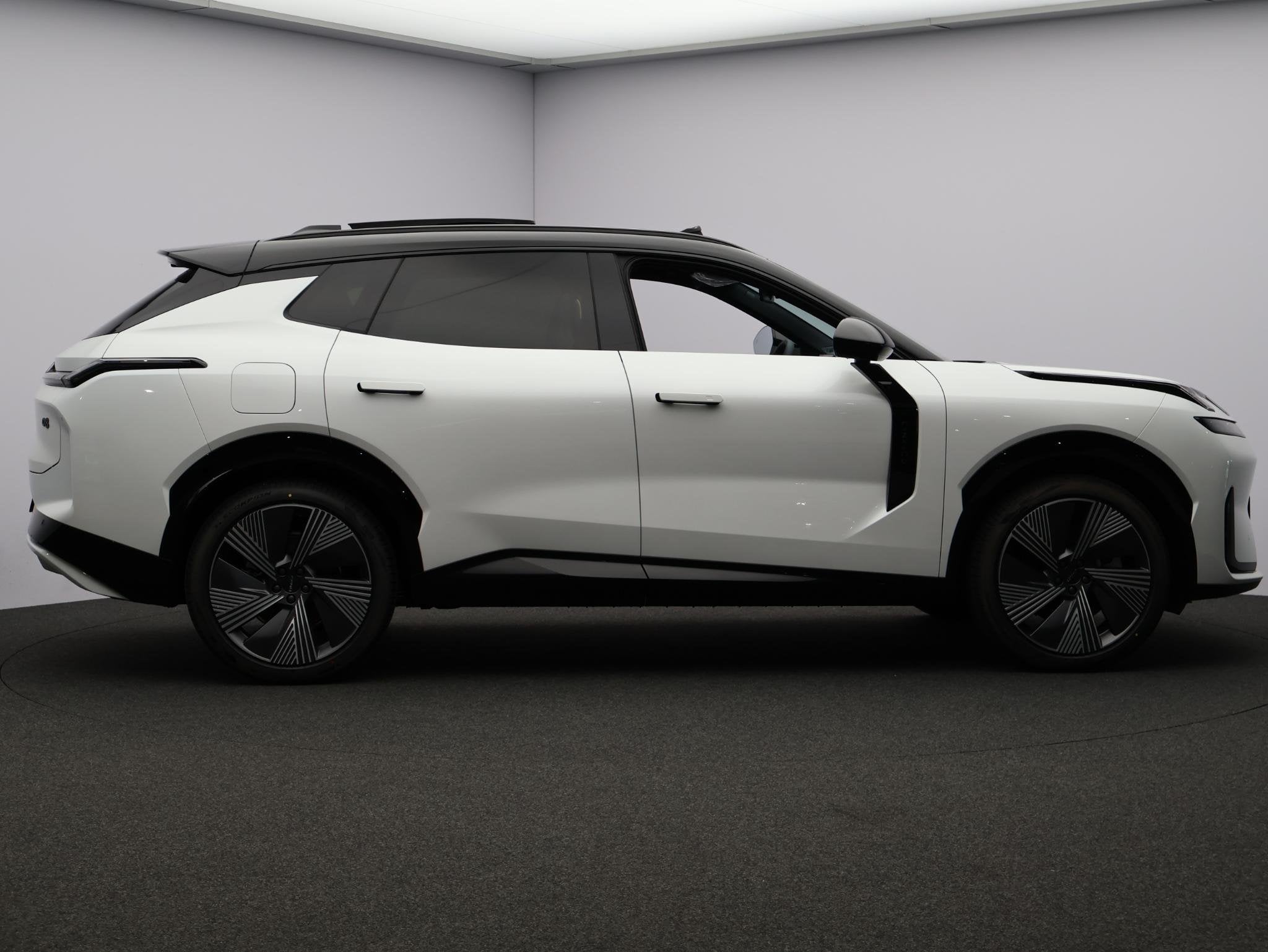Lynk & Co 08 1.5 More, Gebruikt, 4 cilinders, 2087 kg, Wit