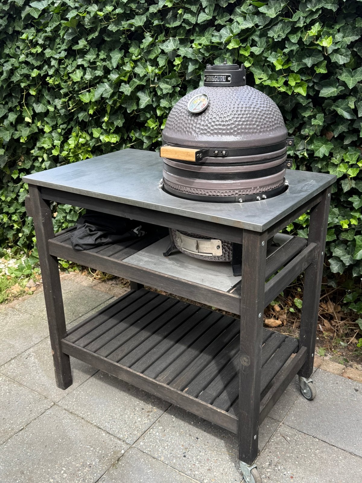 Grill Guru Compact met tafel, Tuin en Terras, Buitenkeukens, Ophalen, Gebruikt, Houtskool, Vrijstaand