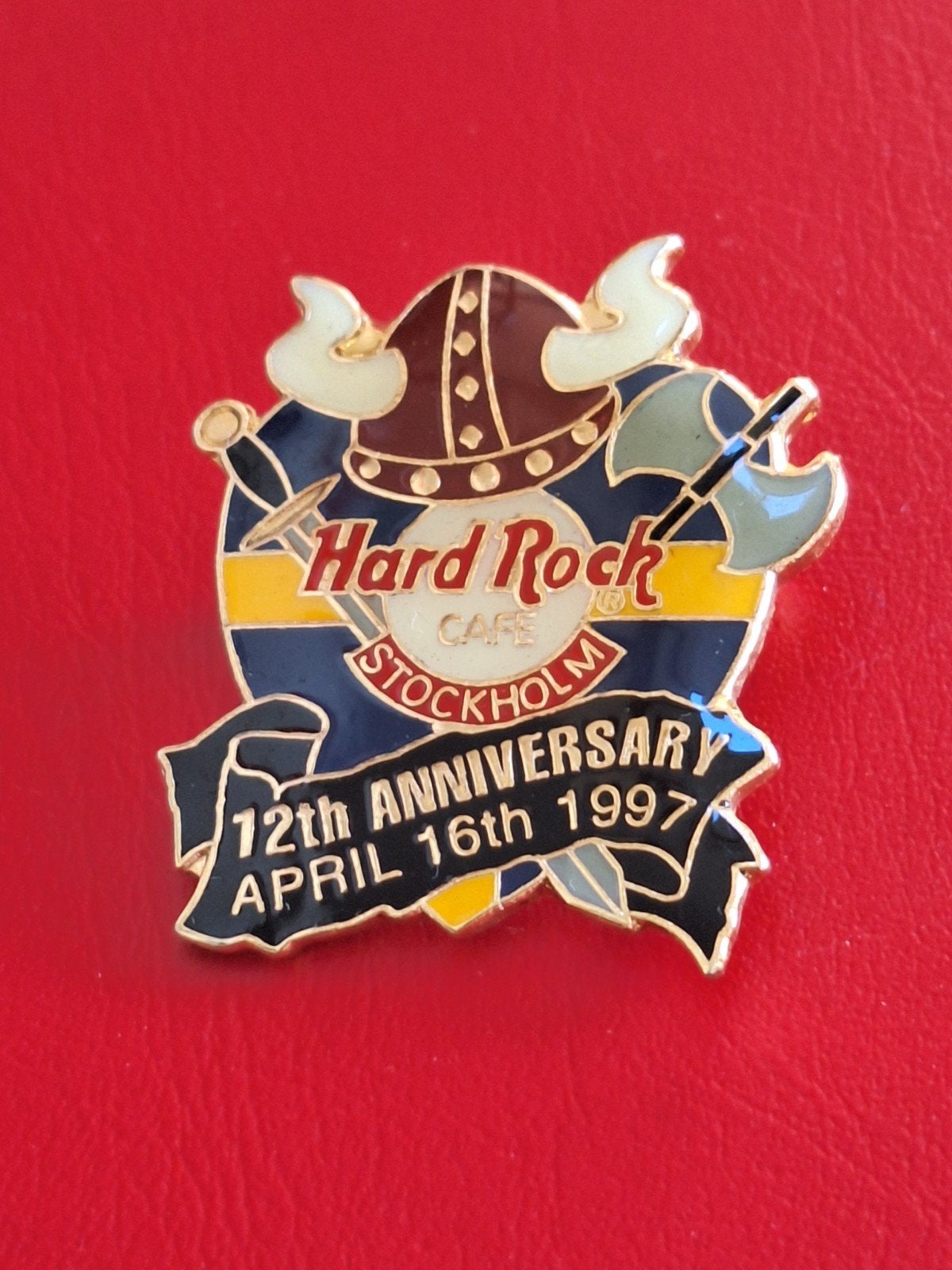 Hard Rock Cafe : STOCKHOLM , EMAILLE SPELD, Zie tekst, Verzenden, Zo goed als nieuw, Merk, Speldje of Pin