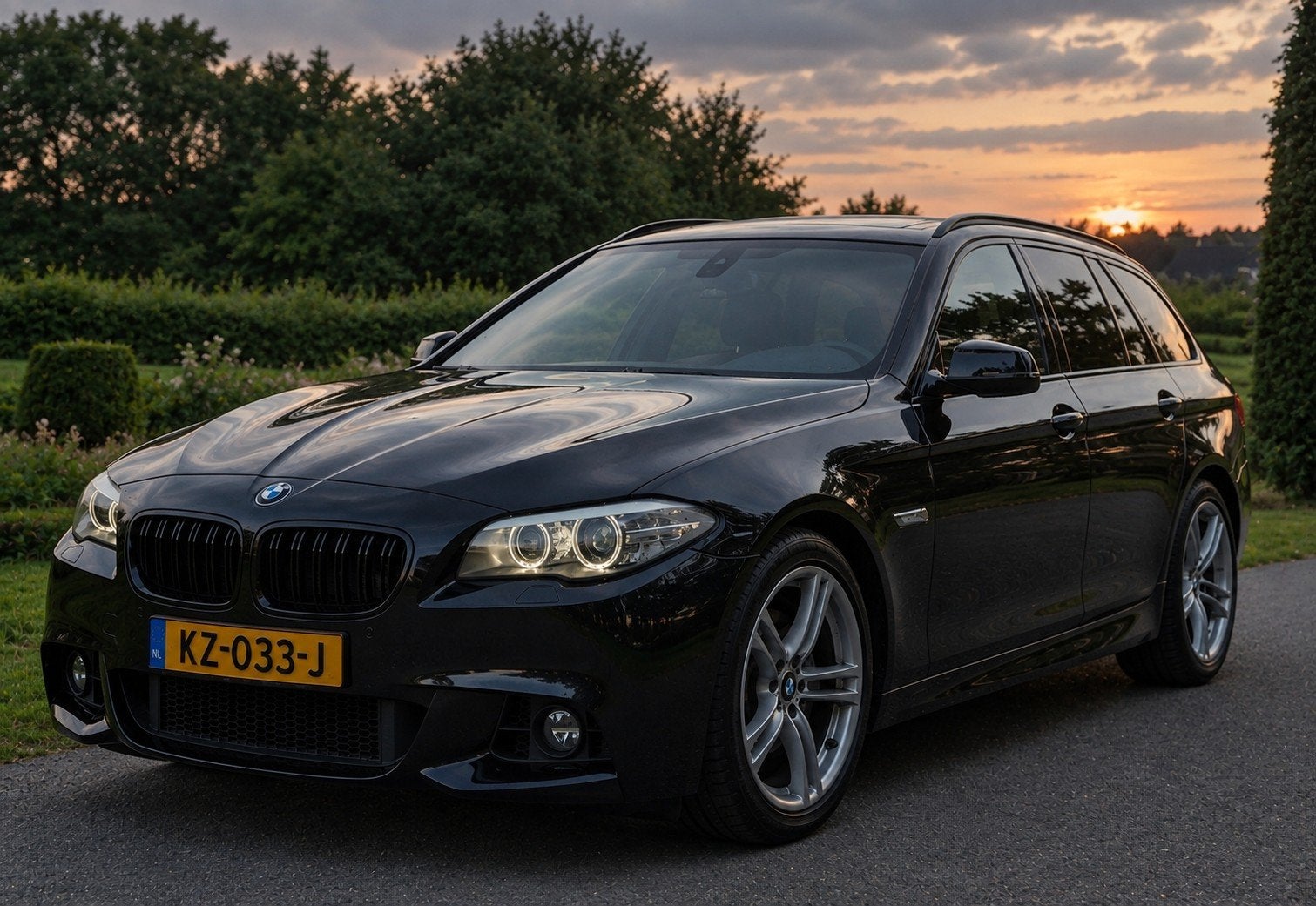 BMW 520i Touring M-Pakket | Automaat | Leder | Trekhaak, Auto's, 1998 cc, 4 cilinders, 2000 kg, Zwart