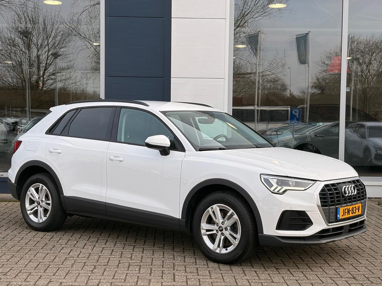 Audi Q3 45 TFSI 245pk PHEV S-tronic Automaat | Navigatie | C, Auto's, Stof, Gebruikt, Wit, Cruise Control