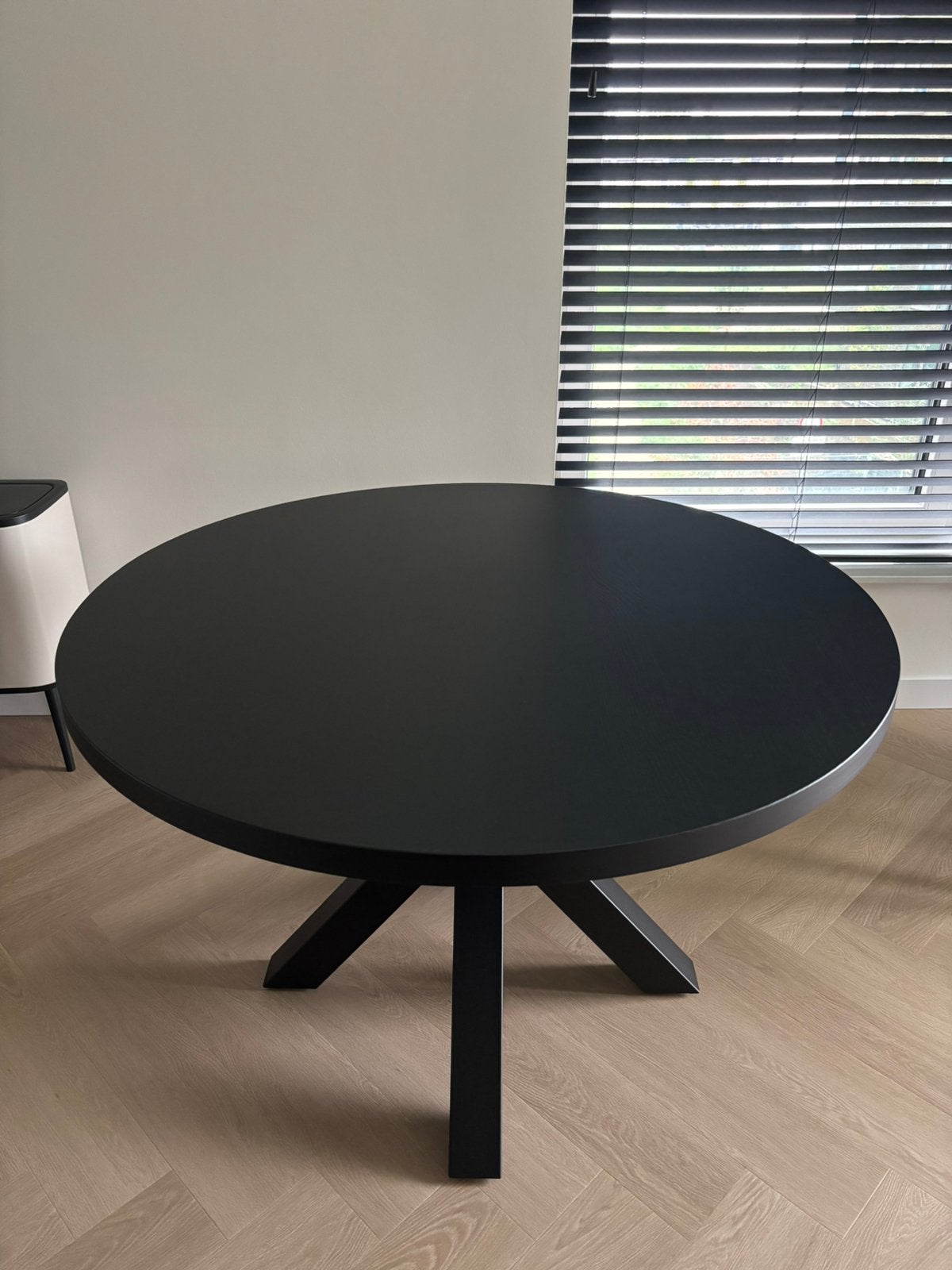 Ronde eikenhouten Eettafel van Goossens, Ophalen, 100 tot 150 cm, Zo goed als nieuw, Vier personen