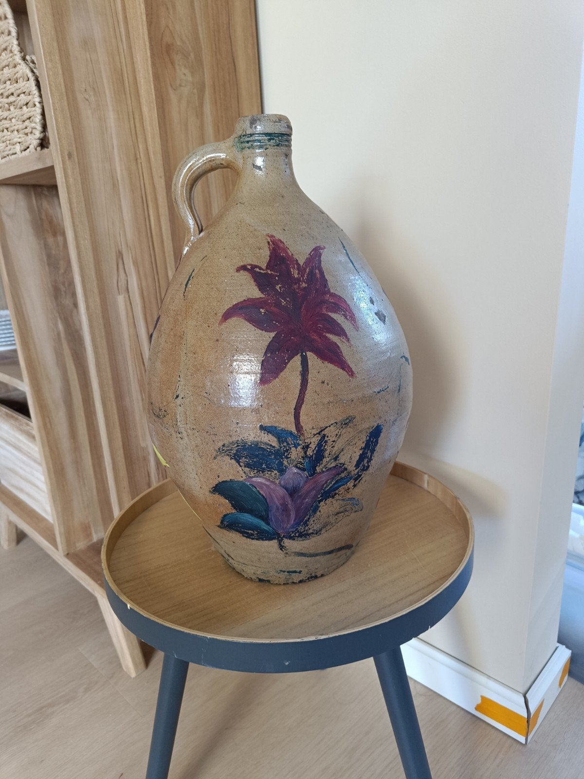 Decoratieve aardewerk Kruik/Vaas, handgeschilderd bloem, Antiek en Kunst, Ophalen of Verzenden
