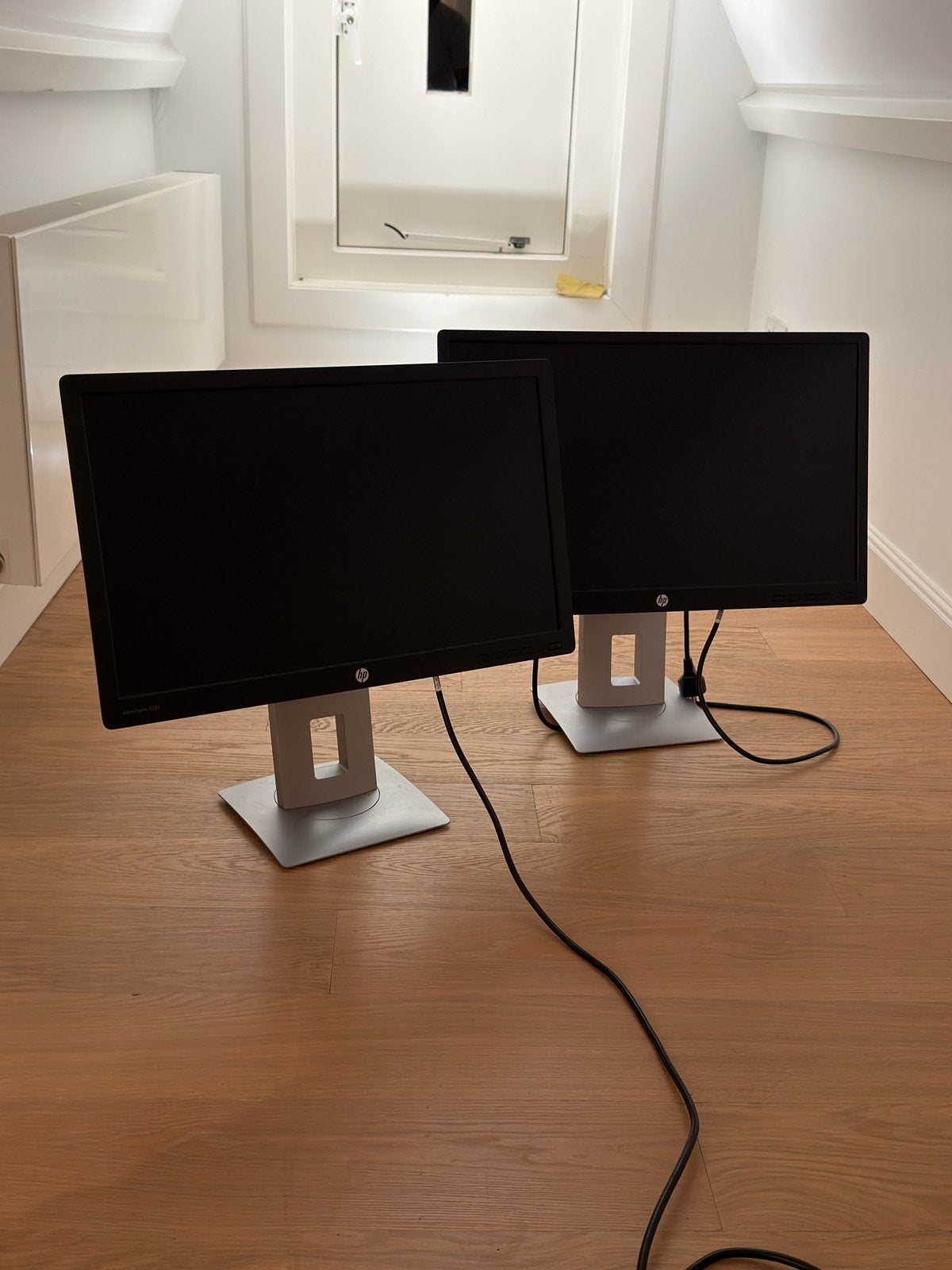 2x HP monitoren, Computers en Software, Monitoren, Ophalen, IPS, Full HD, Zo goed als nieuw