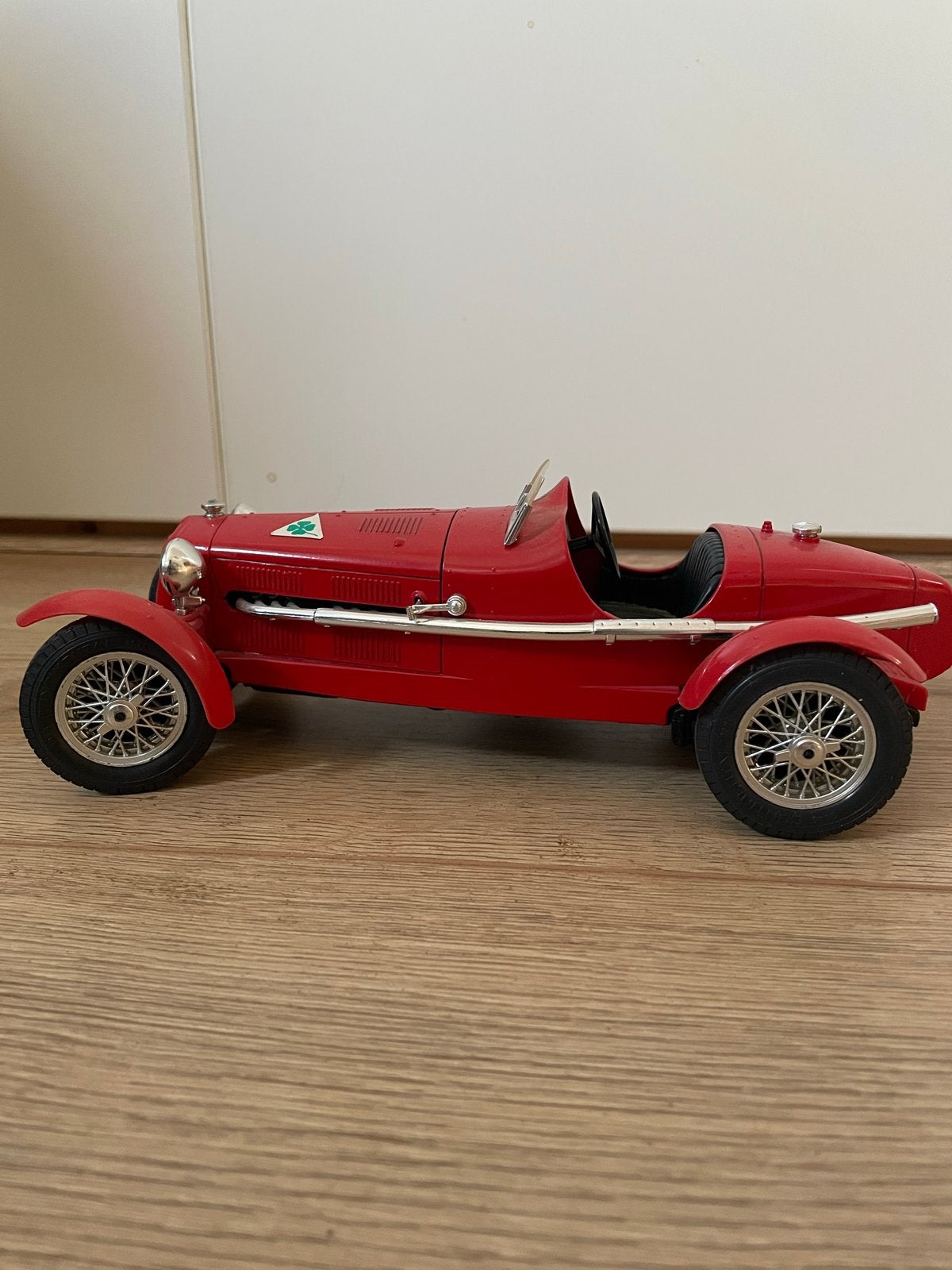 Alfa Romeo 2300 Monza 1934 - Burago Schaalmodel 1:18, Ophalen of Verzenden, Zo goed als nieuw, Auto, Bburago