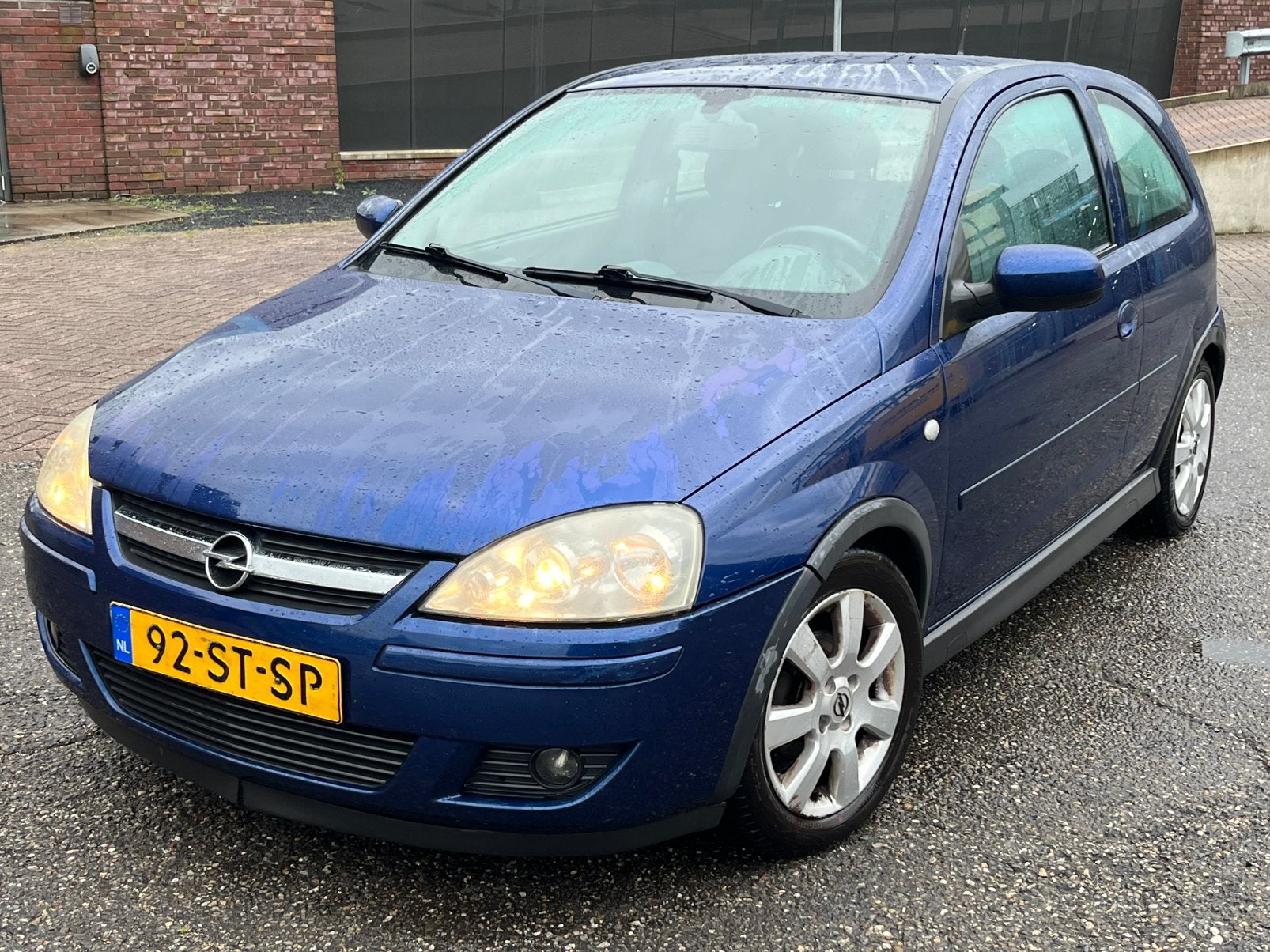Opel Corsa 1.2 16V Twinport 3D AUTOMAAT 2006 AIRCO Blauw, 450 kg, 31 €/maand, 4 cilinders, Blauw