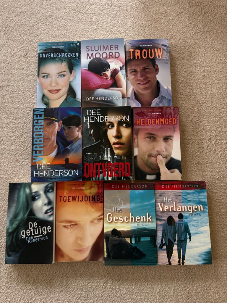 Collectie Dee Henderson Boeken - 10 Spanning & Romantiek, Ophalen, Gelezen, Nederland