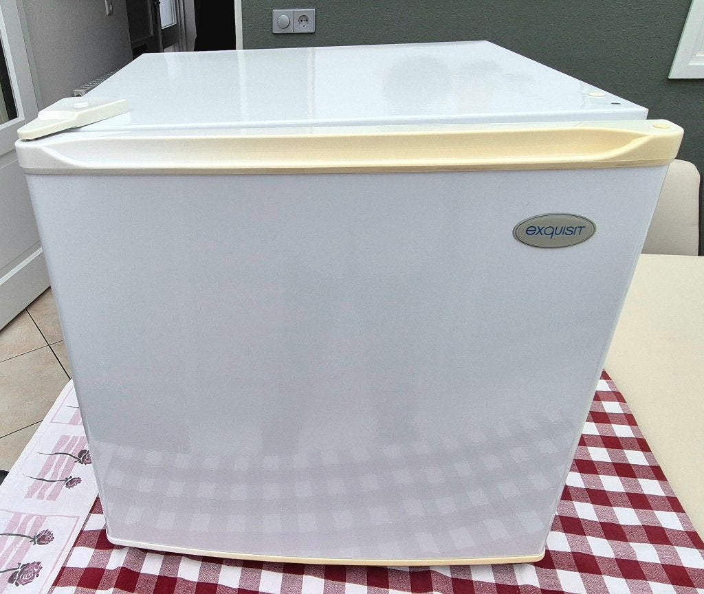 Koelkast +vriesvak 50Ltr. - Exquisit zgan, Ophalen, Minder dan 85 cm, Energieklasse A of zuiniger, 45 tot 60 cm