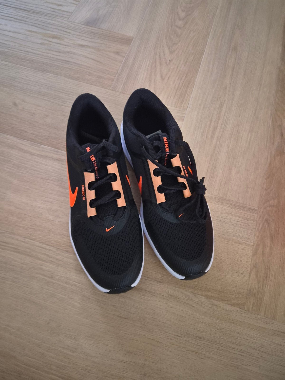 Nike Revolution 6 Sportschoenen Zwart Oranje Maat 38, Nike, Nieuw, Ophalen of Verzenden, Sportschoenen