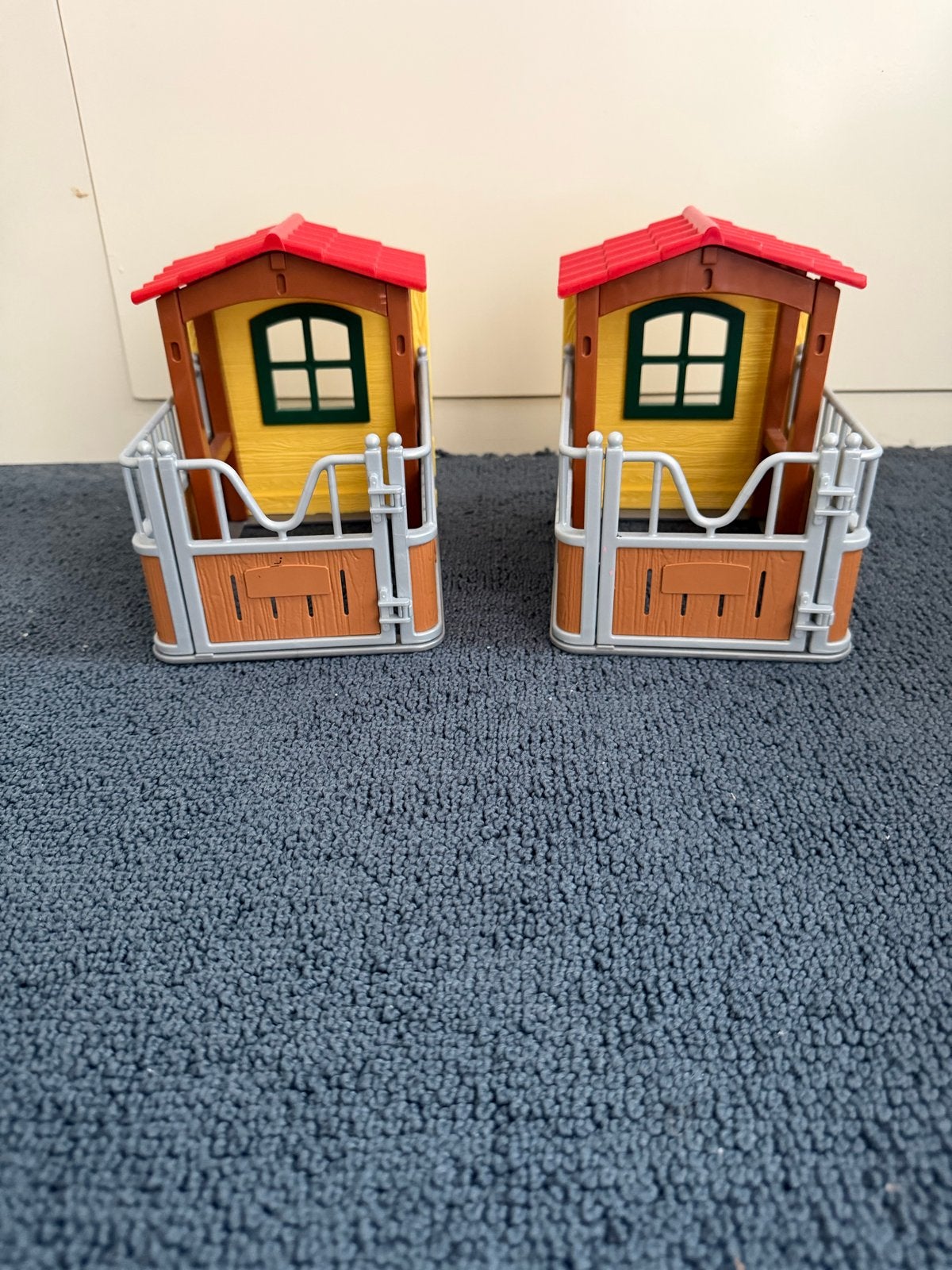Twee Schleich stalletjes - Gebruikt maar nog goed, Ophalen, Gebruikt, Jongen of Meisje