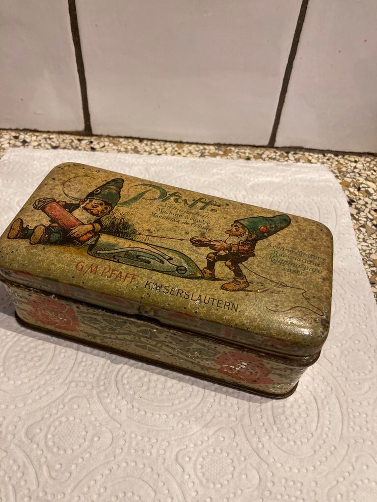 Oud blikje kabouters met garen, Ophalen of Verzenden