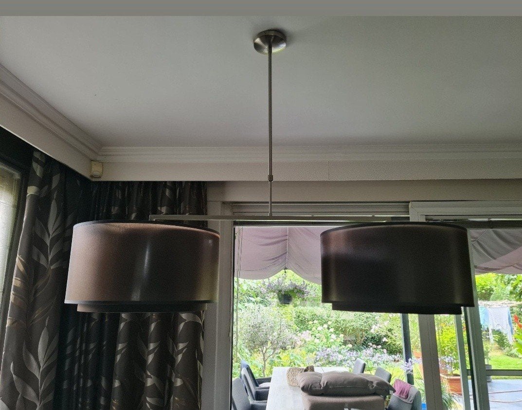 Mooie moderne hanglamp met twee bruine dichte stoffen kappen, Huis en Inrichting, Ophalen