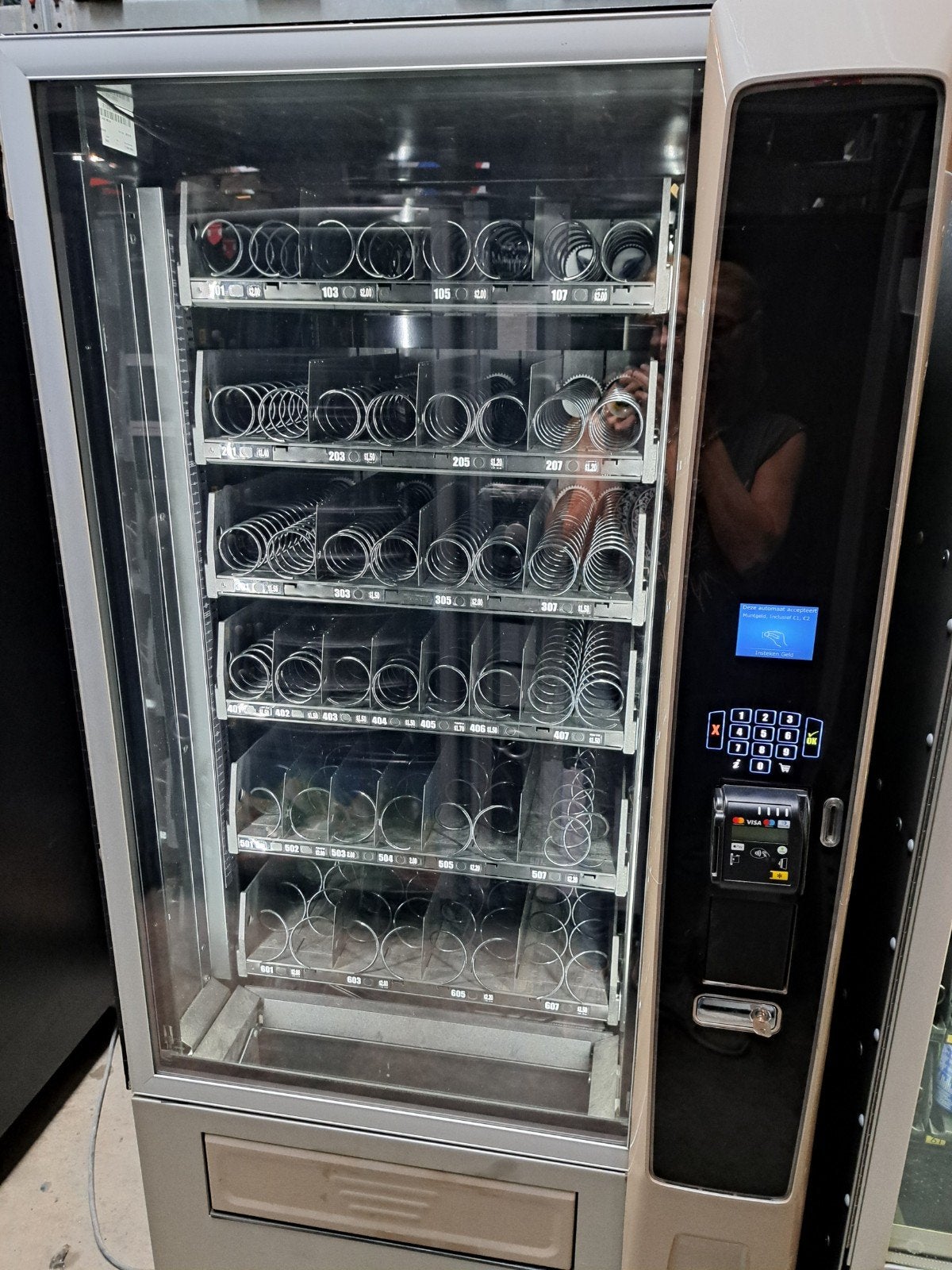 Snack automaat Crane merchant gekoeld, Ophalen, Gebruikt