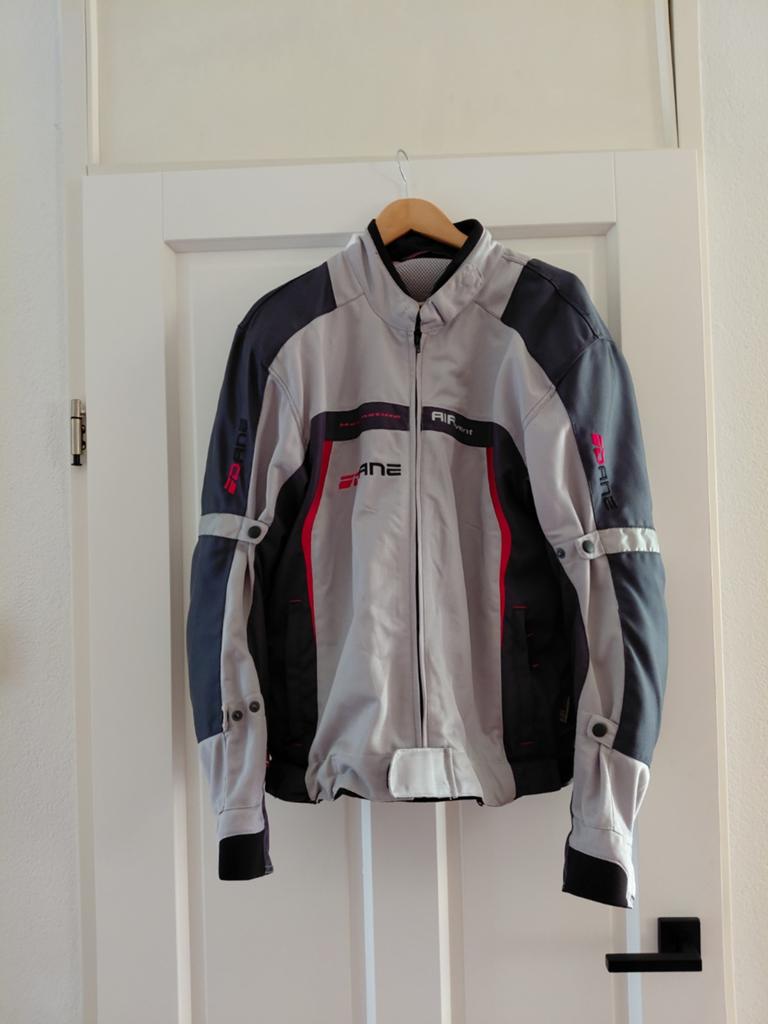 DANE doorwaai motorjas Grijs/Zwart/Rood Maat 56, Jas | textiel, Heren, Tweedehands, DANE