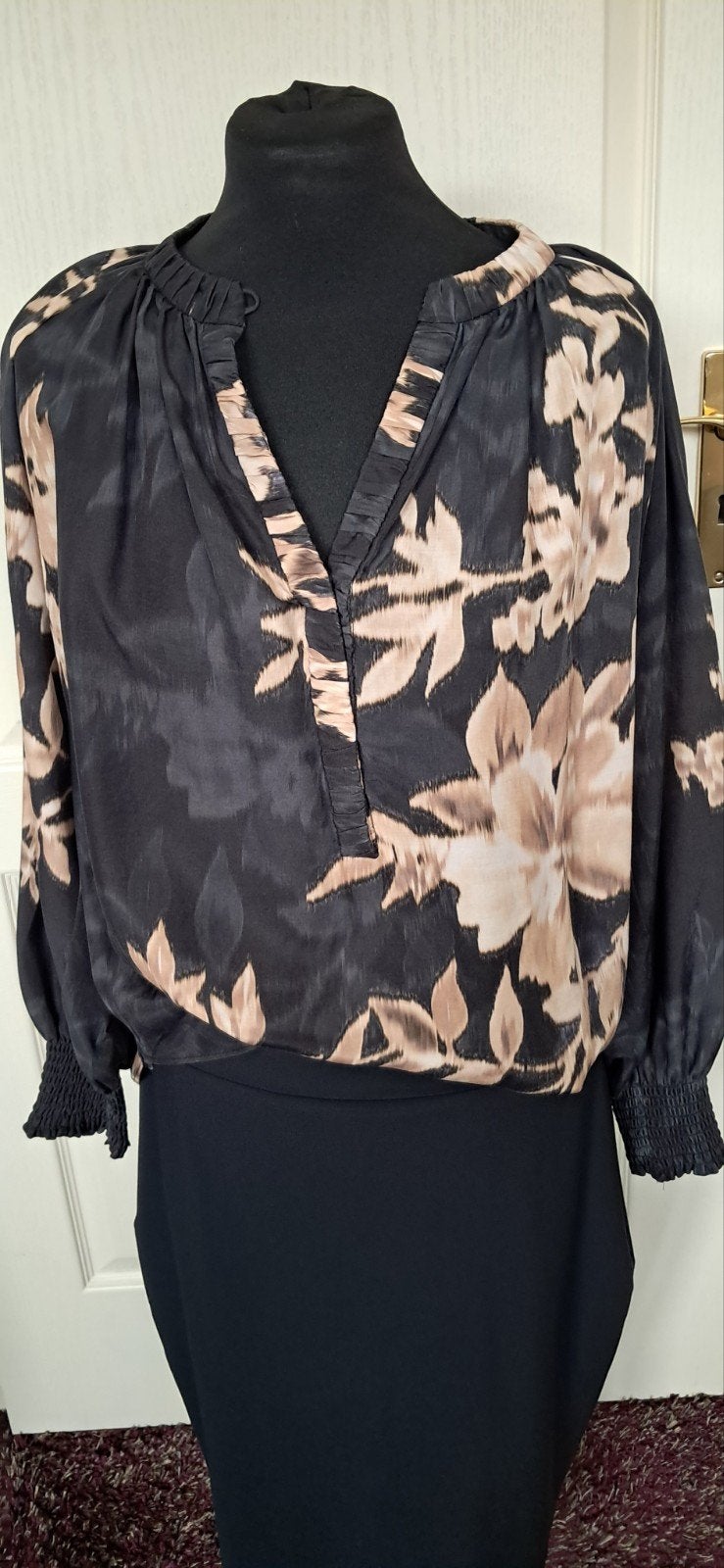 Gustav Blouse - Donkergrijs met Beige Bloemenprint, Maat 38/40 (M), Gustav, Onbekend, Ophalen of Verzenden