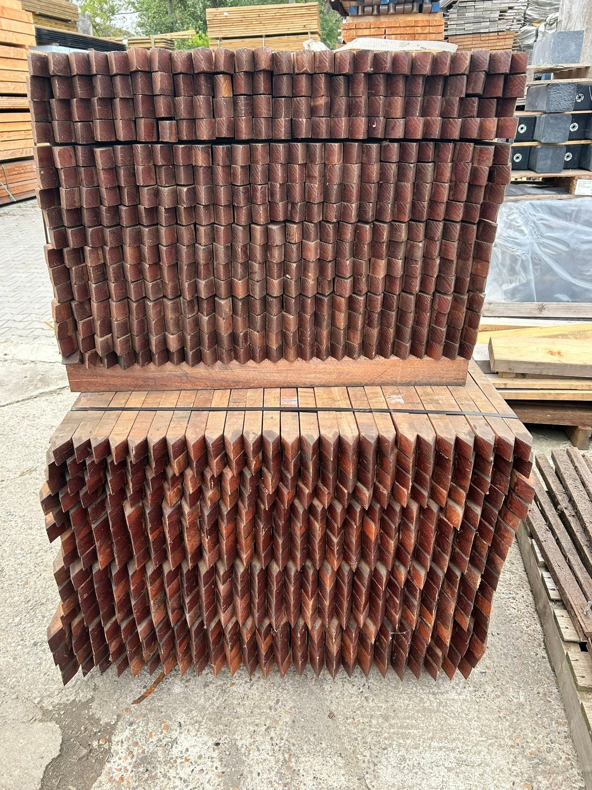 Hardhouten piket paal 40x40 mm gepunt Azobe, Palen, Nieuw, Ophalen of Verzenden, Hardhout