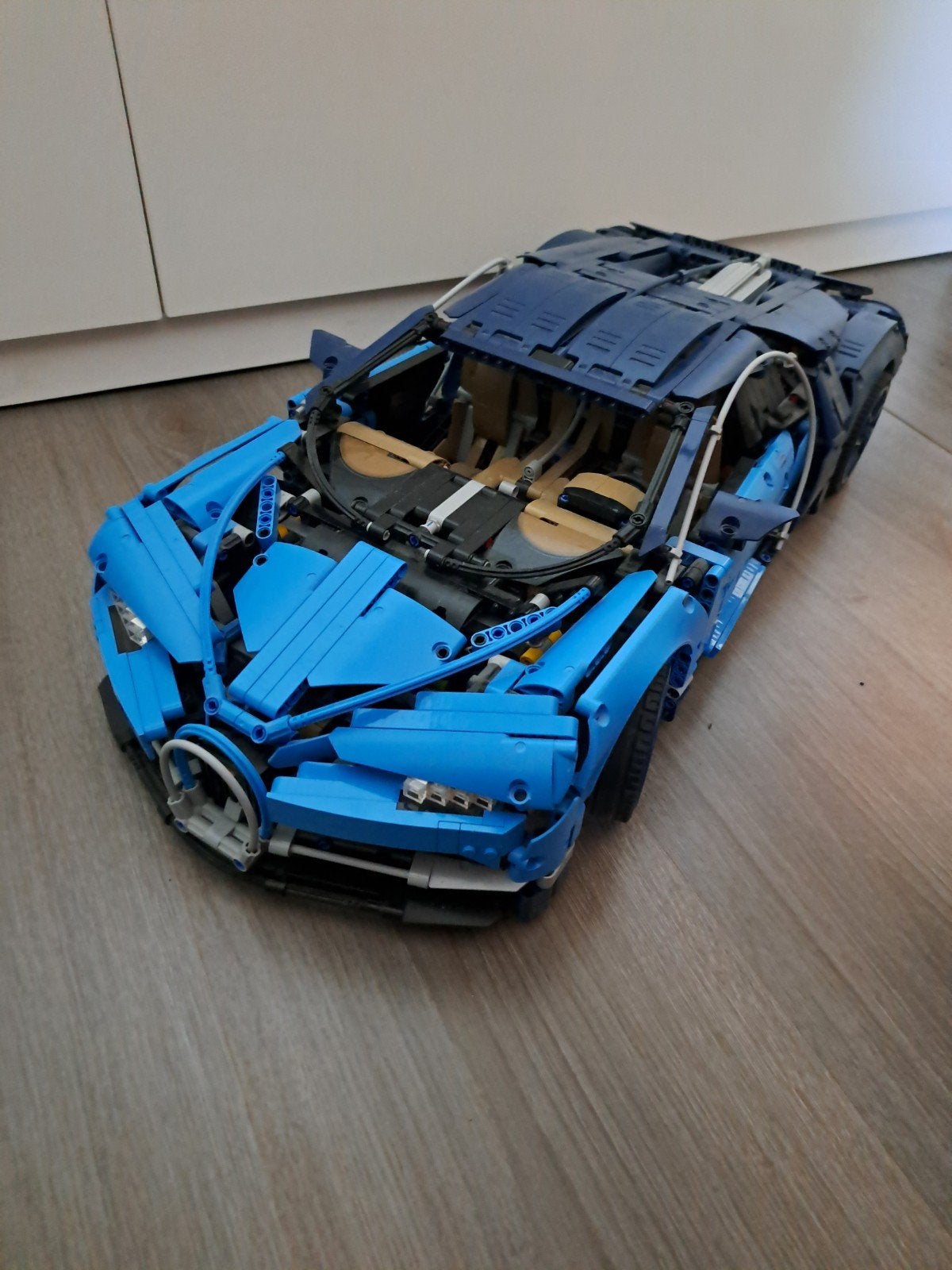 Lego Technic Bugatti Chiron, Ophalen of Verzenden, Overige schalen