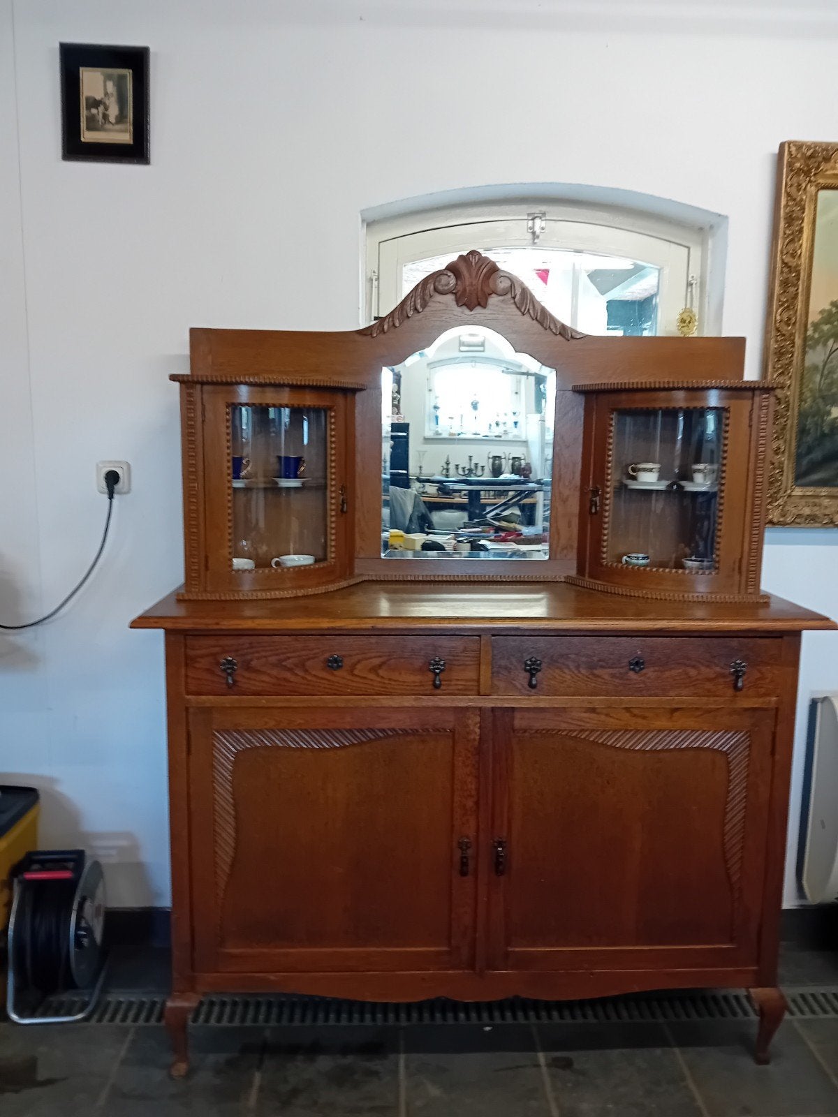 Antiek keukenbuffet met spiegel en vitrinekasten, Ophalen of Verzenden