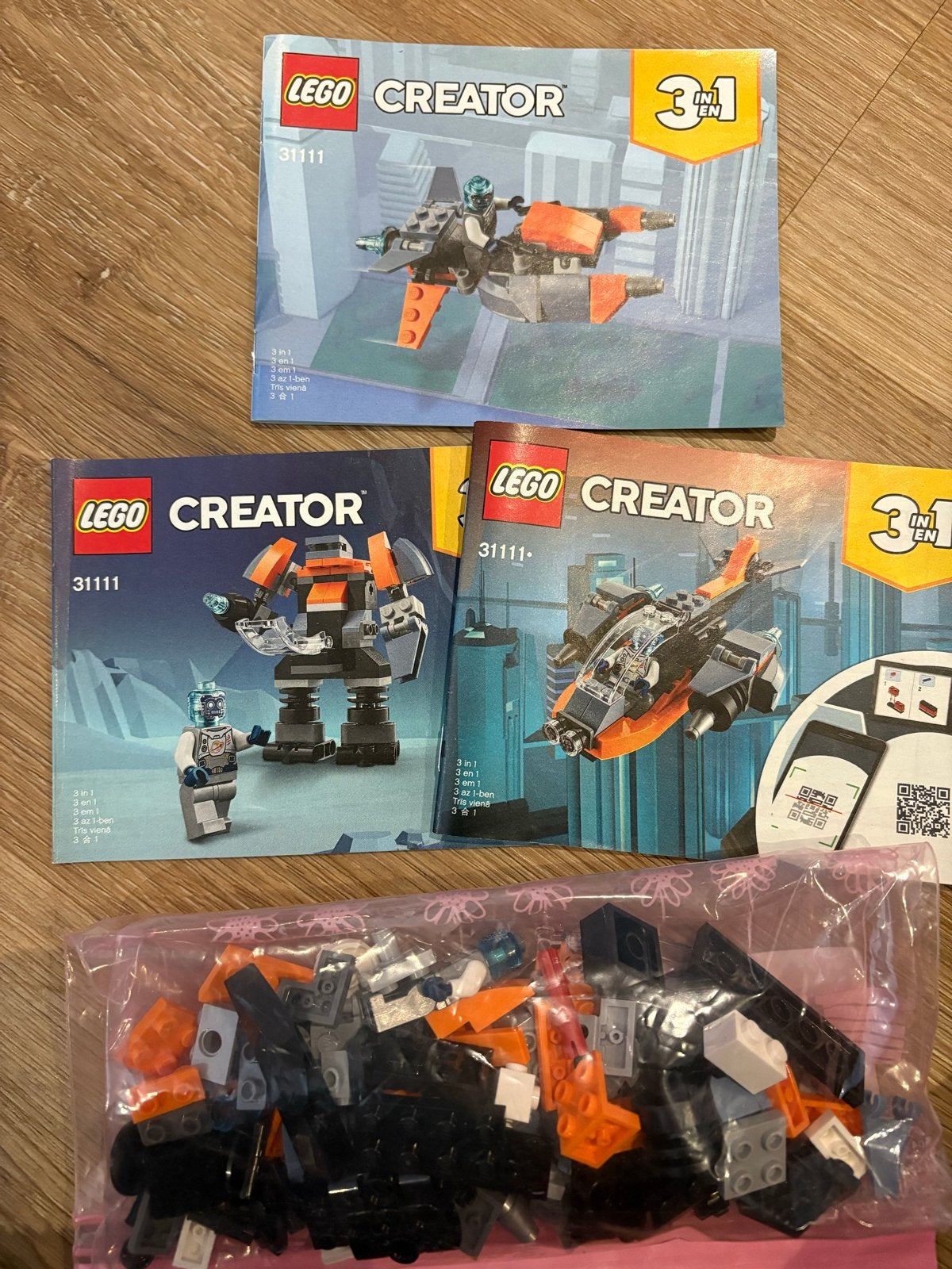 LEGO Creator 31111 Cyber Drone 3-in-1 met instructies, Ophalen of Verzenden, Zo goed als nieuw
