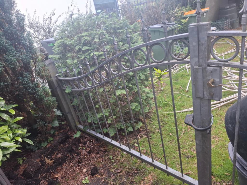 Gietijzeren Tuinhek - Robuust en Decoratief, Tuin en Terras, Ophalen of Verzenden, Gebruikt, IJzer, Tuinhek