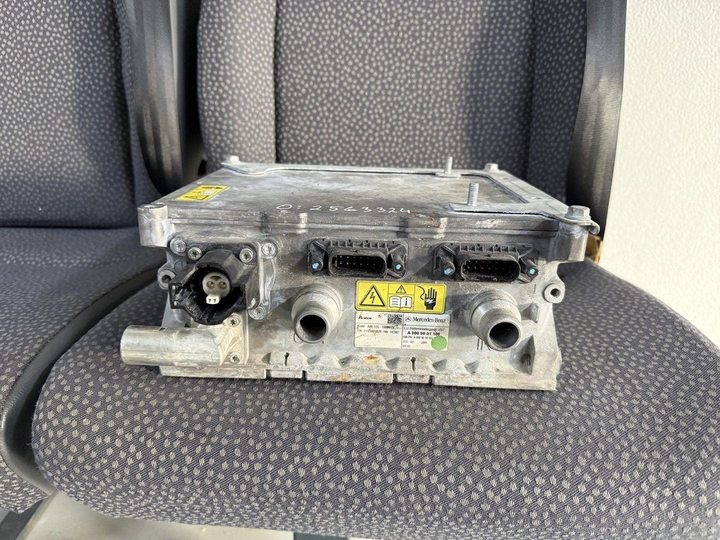 Interne Acculader Mercedes C klasse C350e 274920 A0009001108, Auto-onderdelen, Gebruikt, -, Ophalen of Verzenden, -