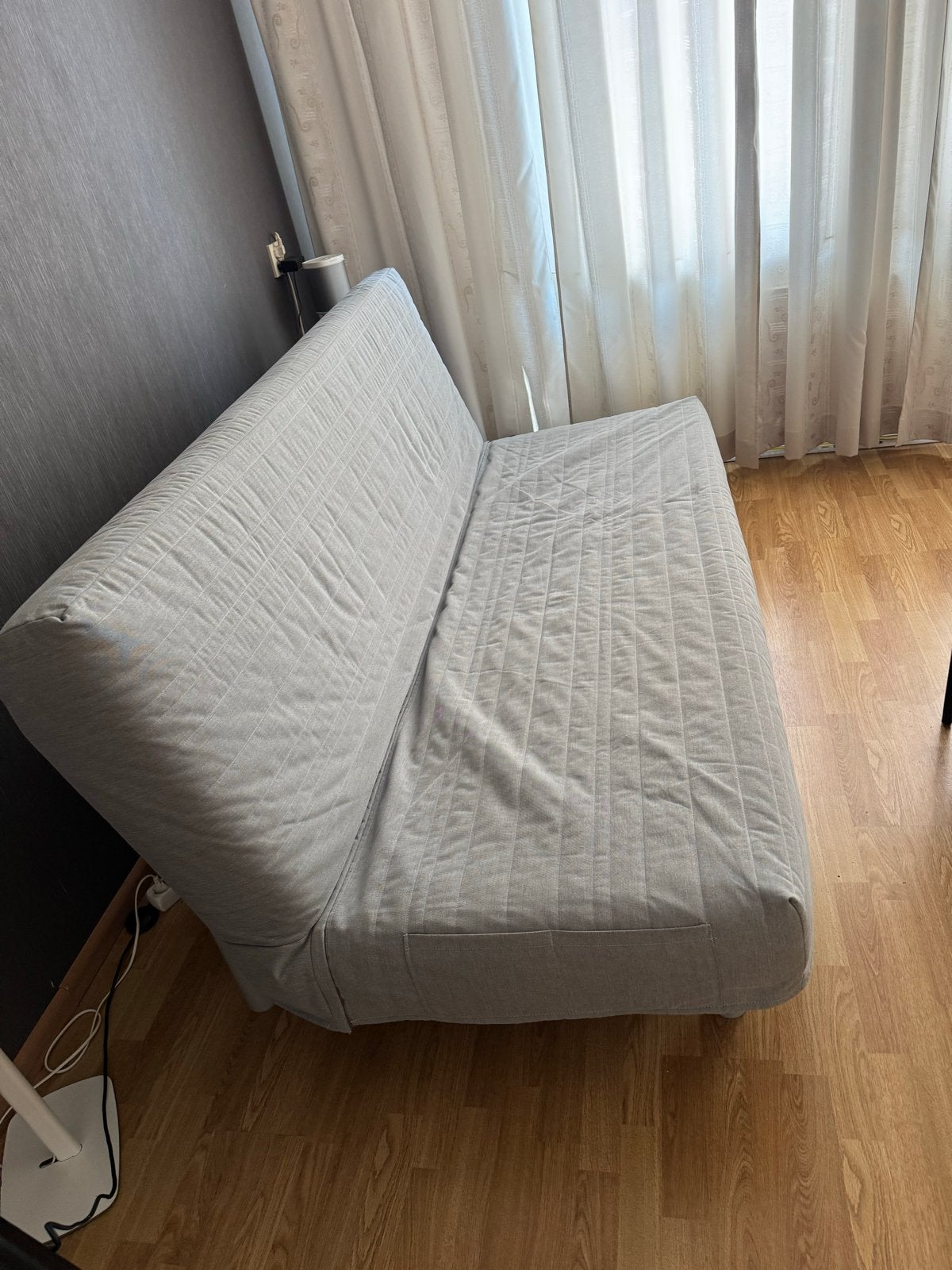 IKEA FRIHETEN slaapbank - Grijs, tweepersoons, Huis en Inrichting, Slaapkamer | Slaapbanken, Ophalen, Gebruikt, Tweepersoons, 140 cm