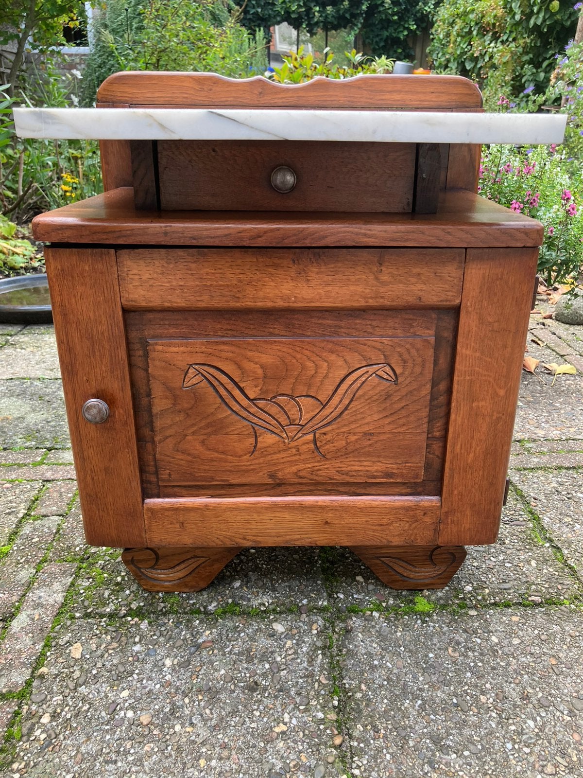 Fraai eikenhouten kastje met marmeren blad, Ophalen