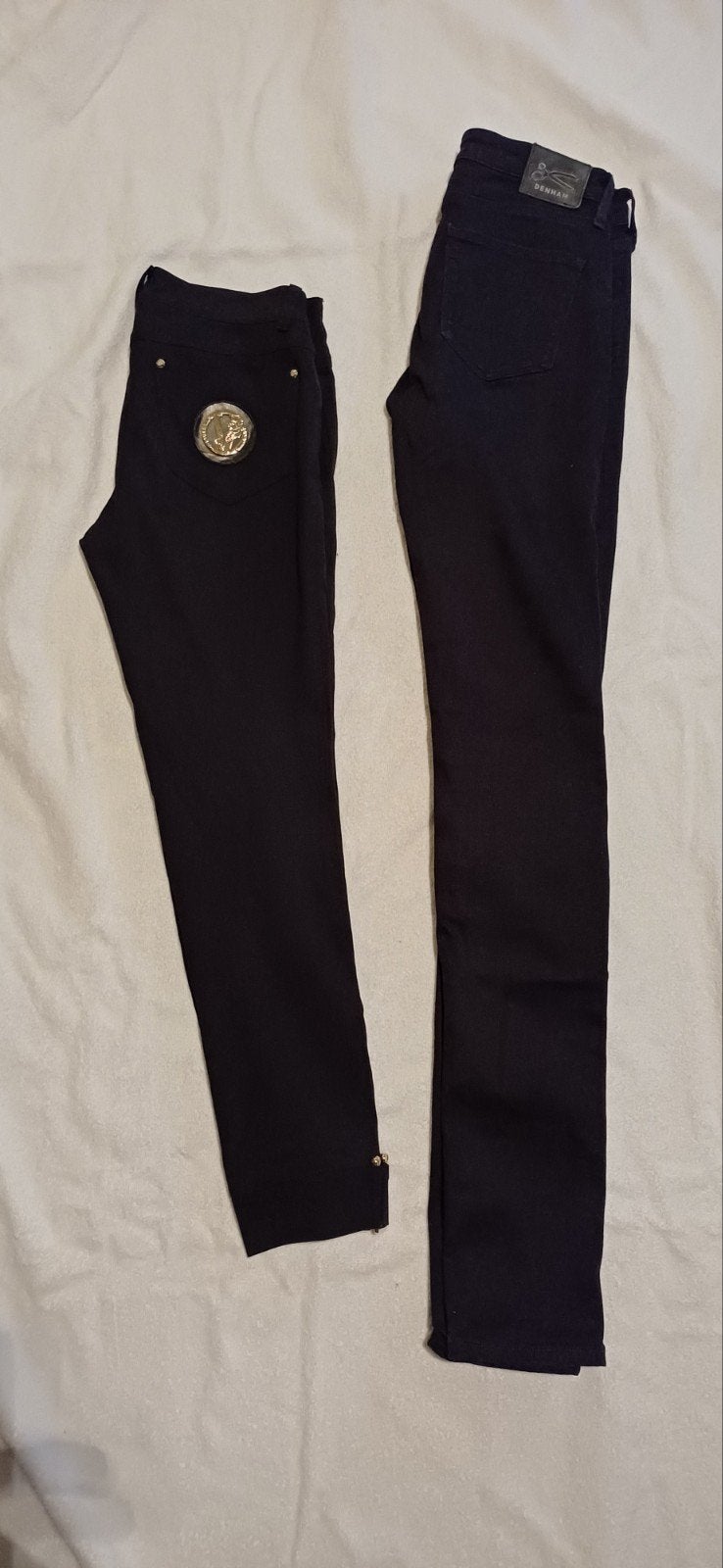 2 zwarte broeken: Versace en Denham, maat 26, Versace, Denham, Zwart, Ophalen of Verzenden, W27 (confectie 34) of kleiner