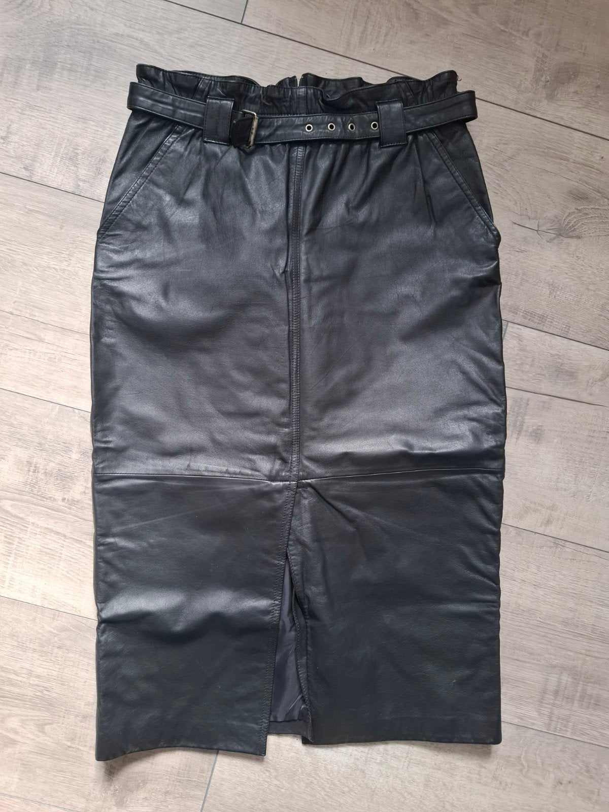 Zwarte leren kokerrok met riem - Maat 42, Kleding | Dames, Zwart, Maat 42/44 (L), Ophalen of Verzenden, Onbekend