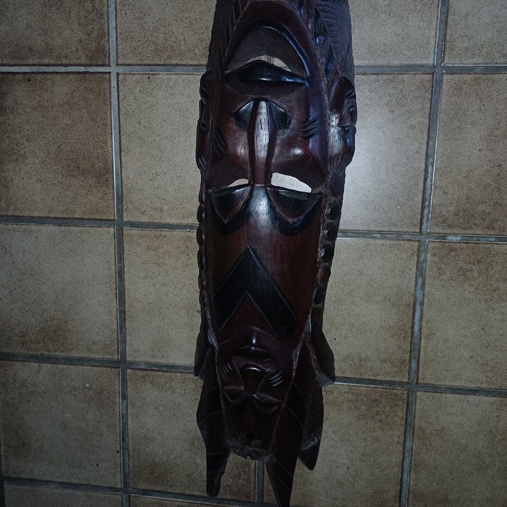Afrikaans wandmasker, Ophalen