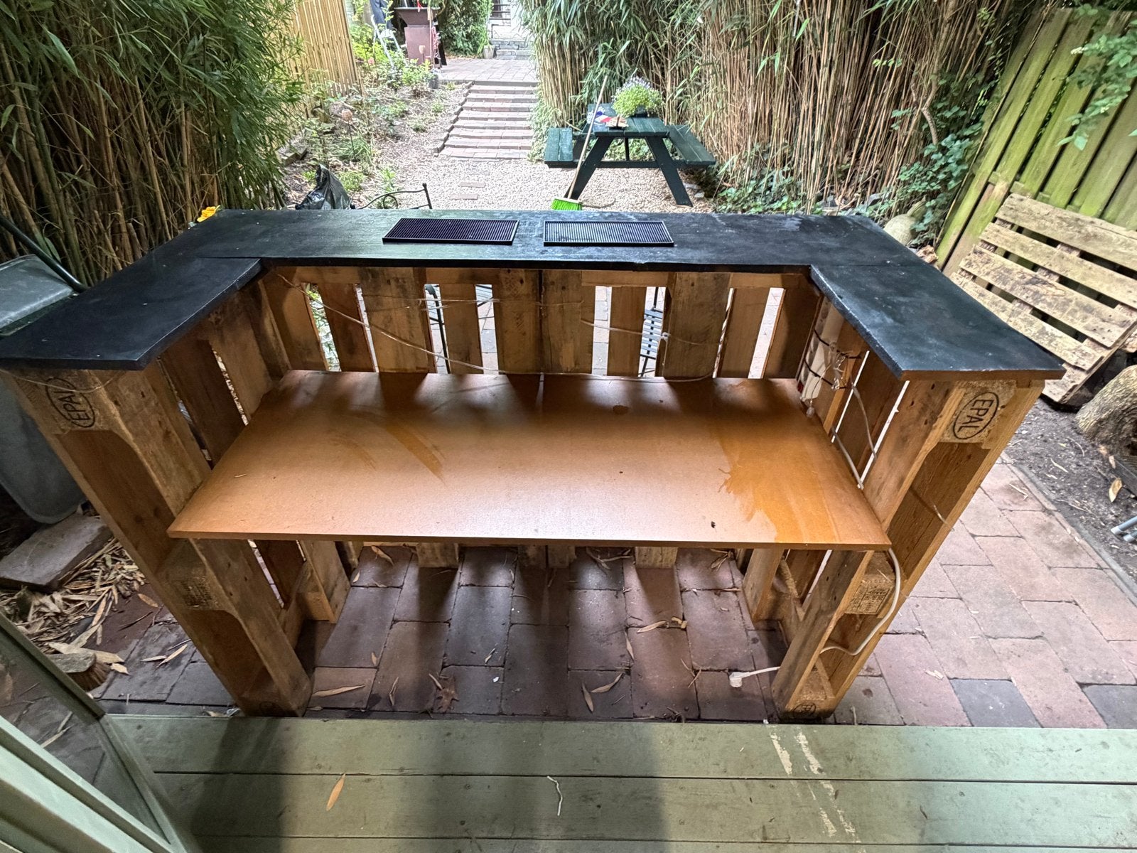 Gezellige Pallet Bar voor Tuin of Feestjes, Ophalen of Verzenden, Gebruikt
