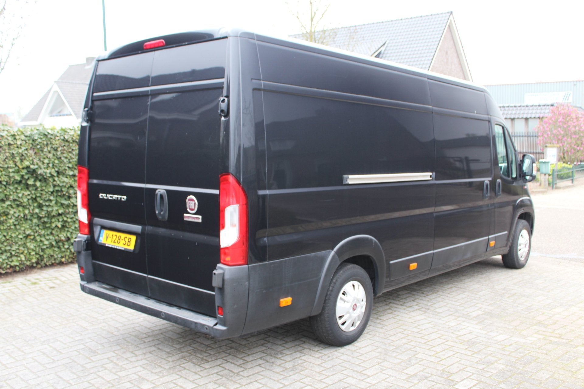 Fiat Ducato 35 2.3 MultiJet 130PK Euro6 Automaat L4H2 Maxi L, Auto's, Bestelauto's, Gebruikt, 2500 kg, Zwart, Origineel Nederlands