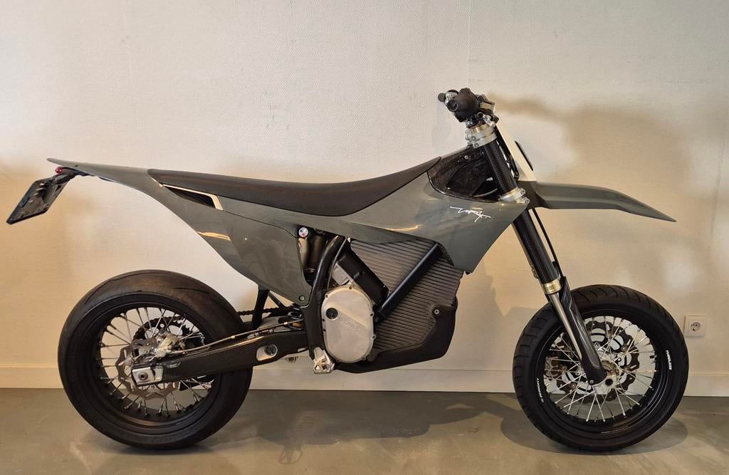Stark Varg mx Supermoto, Fietsen en Brommers, Elektrische fietsen, Ophalen of Verzenden