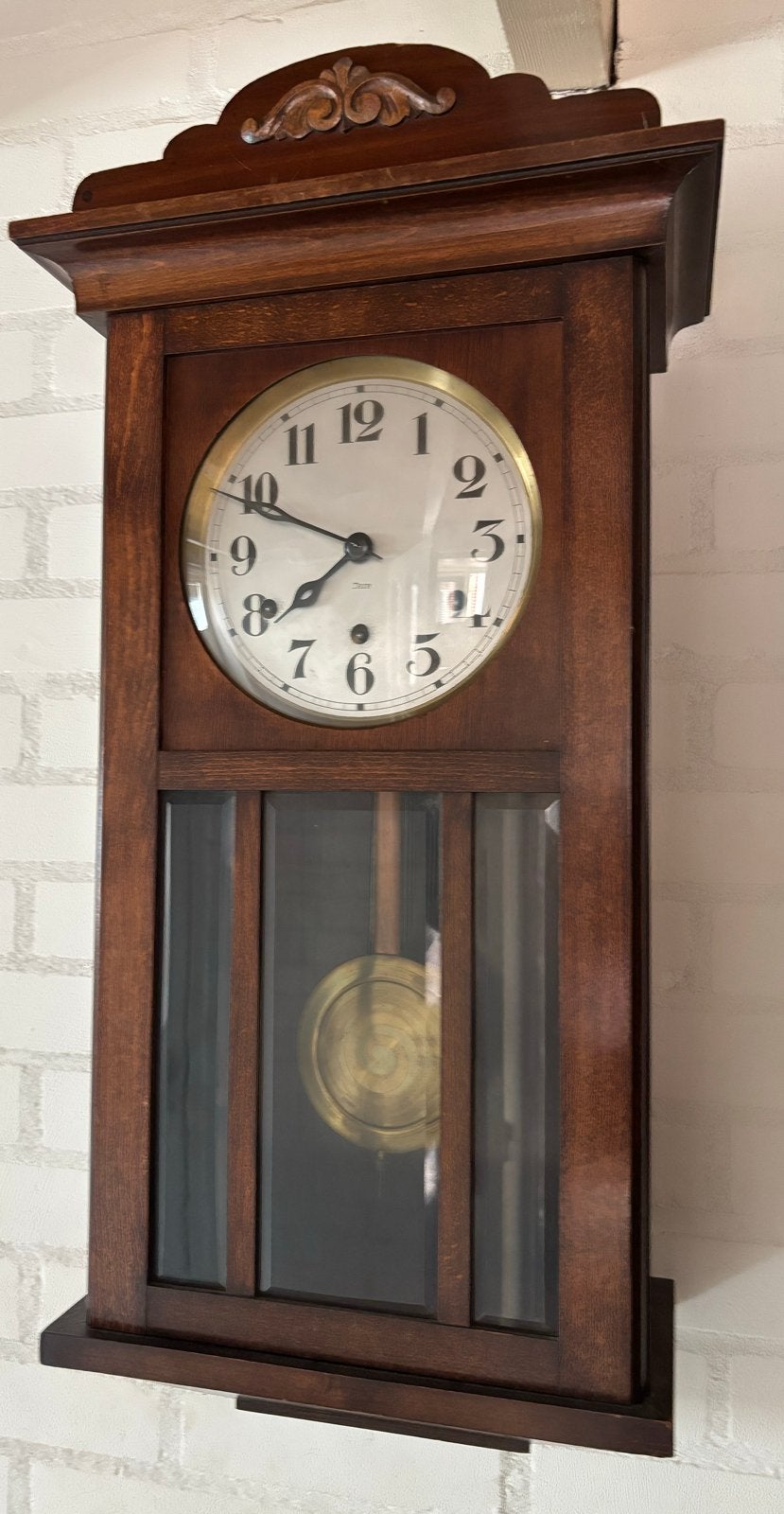Antieke houten wandklok met slinger, Ophalen