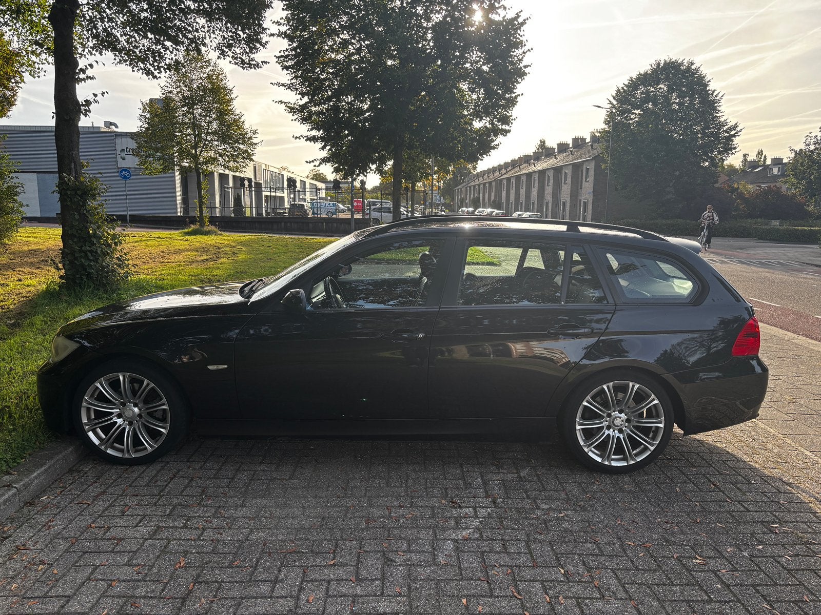 BMW 3-Serie 2.0 I 320 Touring 2006 Zwart, Auto's, 13 km/l, Achterwielaandrijving, 1995 cc, 4 cilinders