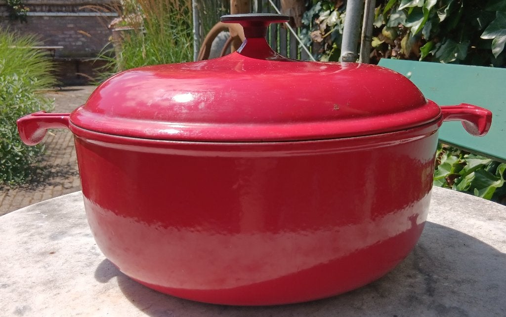 LE CREUSET La Mama gietijzer pan rood Ø 29 cm (G357), Gebruikt, Le Creuset, Ophalen of Verzenden, Geschikt voor inductie