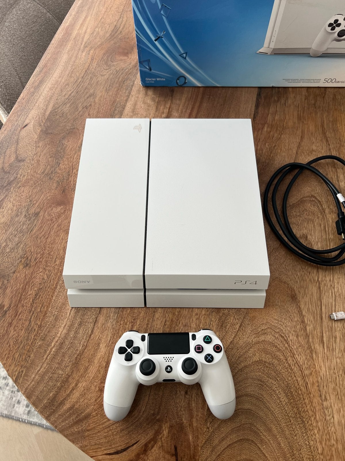 Witte Playstation 4 met 1 controller en games, Spelcomputers en Games, Spelcomputers | Sony PlayStation 4, Ophalen, Zo goed als nieuw