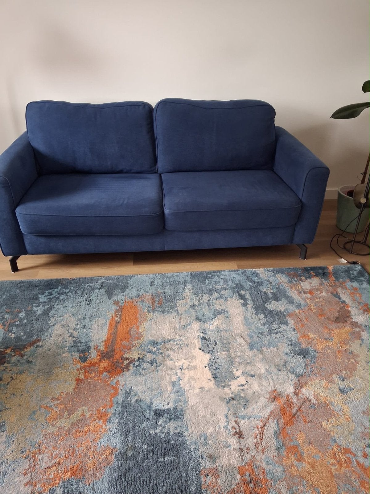 Comfortabele blauwe tweepersoonsbank, kleed en poef, Ophalen, Gebruikt, 150 tot 200 cm, Tweepersoons