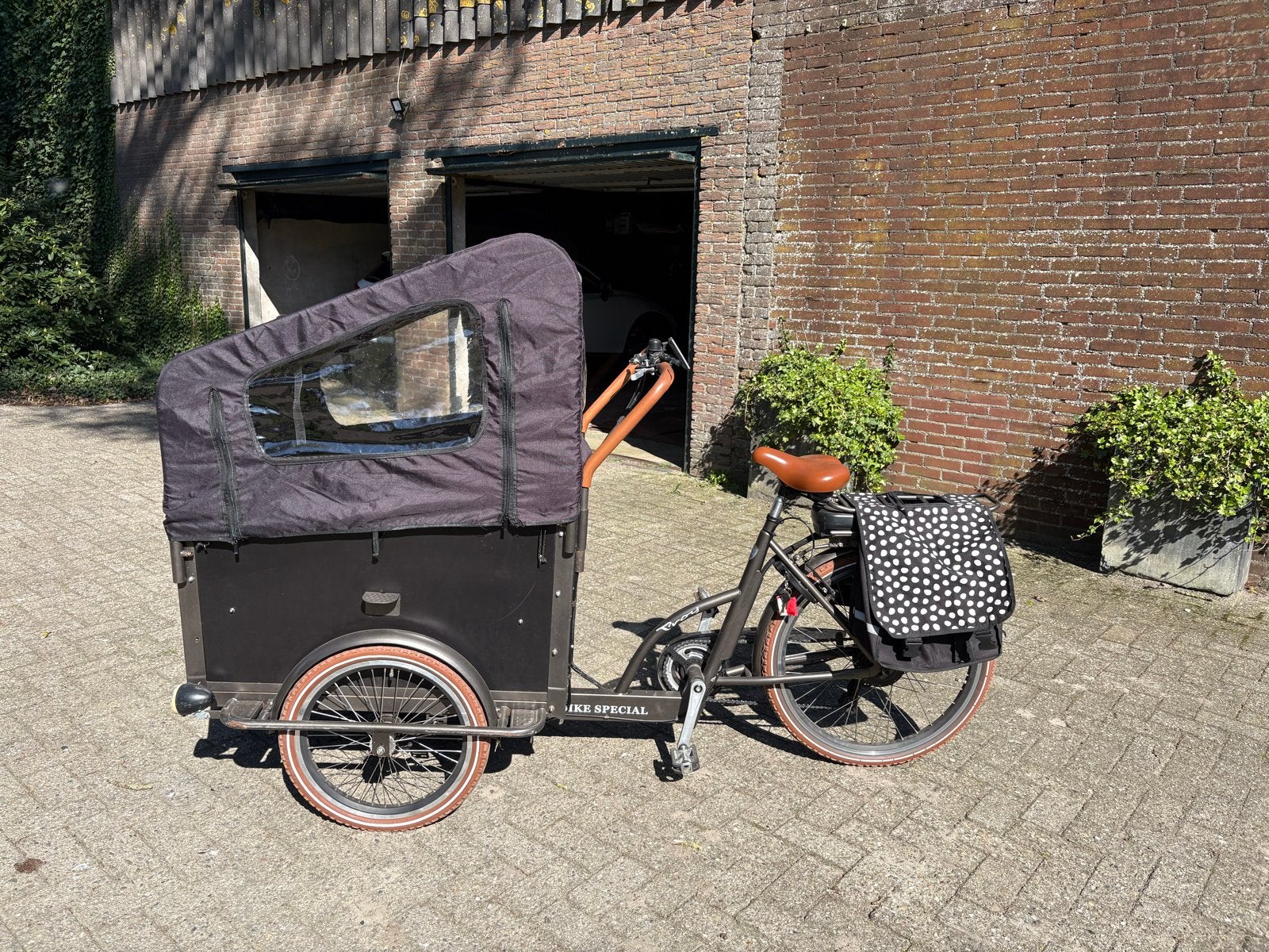 Bakfiets (elektrisch) met huif, Fietsen en Brommers, Ophalen, Gebruikt, 4 kinderen of meer, Huif
