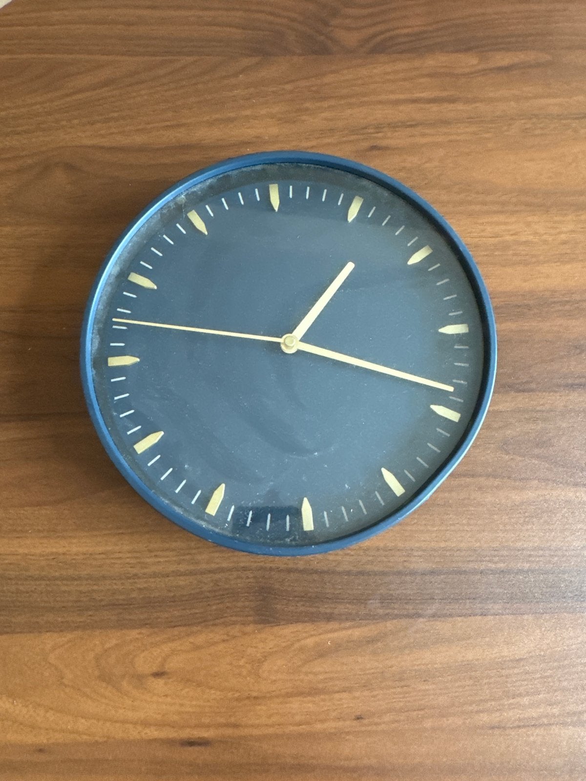 IKEA Skarig wandklok - Blauw - Met deuk, Huis en Inrichting, Ophalen, IKEA, Analoog, Blauw