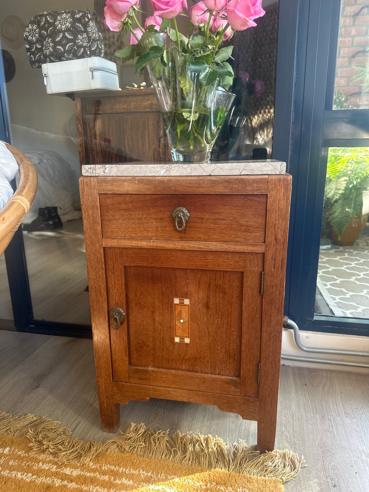 Vintage bijzettafel/nachtkastje met marmeren blad, ca. 1900, Ophalen